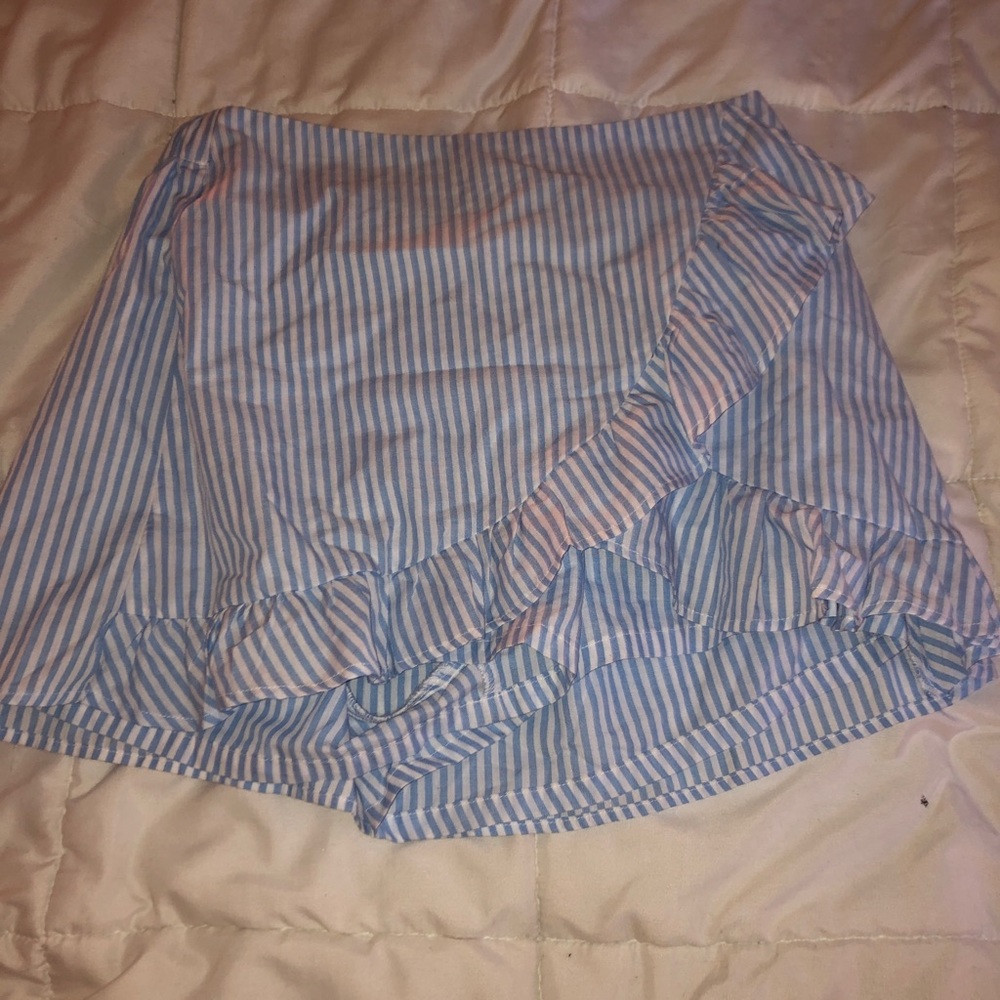 Short skort
